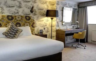 lovely delux king room with work desk ideal for working remotely at DoubleTree by Hilton York..