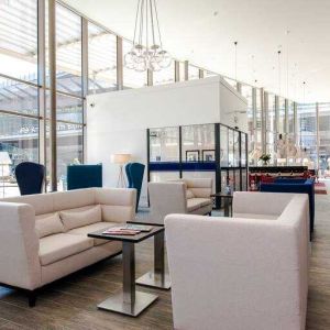 Lobby workspace at the Hampton by Hilton Amsterdam Arena Boulevard.