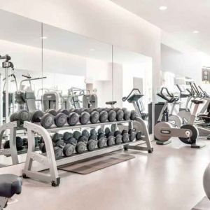 Fully equipped fitness center at the Hilton Rotterdam.