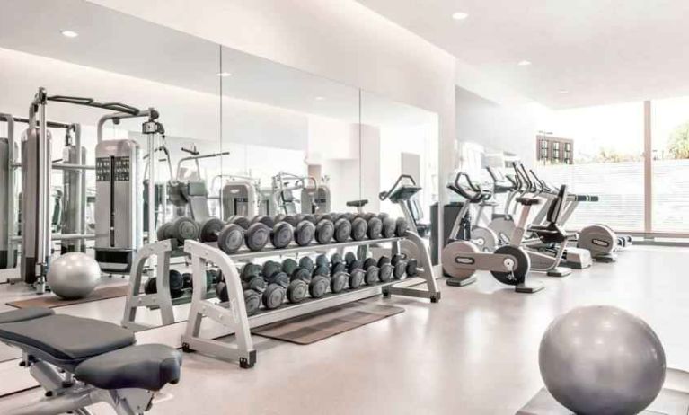 Fully equipped fitness center at the Hilton Rotterdam.