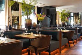 Dining area perfect for co-working at the Hilton The Hague.