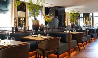 Dining area perfect for co-working at the Hilton The Hague.