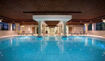 Relaxing indoor pool at the DoubleTree by Hilton Royal Parc Soestduinen.