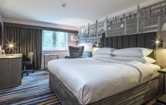 spacious king room with comfortable work desk at DoubleTree by Hilton Bristol South - Cadbury House.