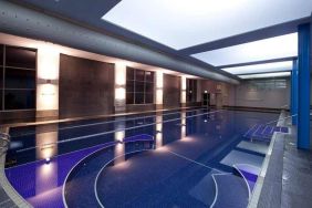 beautiful indoor pool at DoubleTree by Hilton Bristol South - Cadbury House.