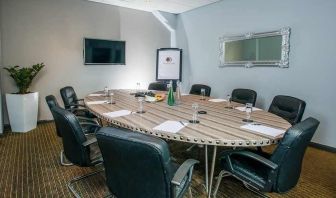 professional meeting room at DoubleTree by Hilton Bristol South - Cadbury House.