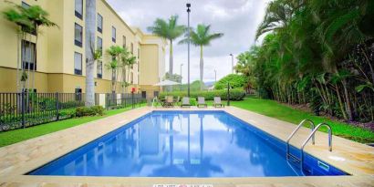 beautiful outdoor pool at Hampton Inn & Suites by Hilton San Jose-Airport.