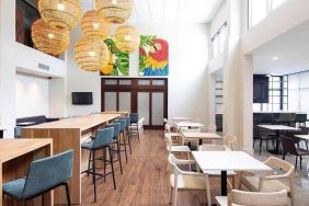 comfortable lobby and coworking space at Hampton Inn & Suites by Hilton San Jose-Airport.