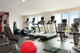 Fully equipped fitness center at the Hilton Garden Inn Leiden.