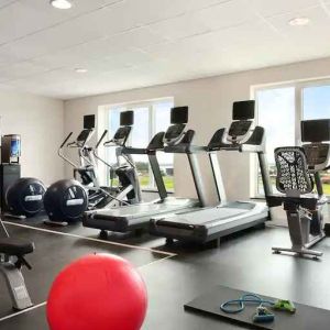 Fully equipped fitness center at the Hilton Garden Inn Leiden.