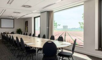 Bright meeting room at the Hilton Garden Inn Leiden.