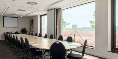 Bright meeting room at the Hilton Garden Inn Leiden.