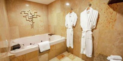 Relaxing bath tub at the Hilton Garden Inn Tuxtla Gutierrez.