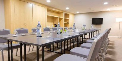 professional meeting room ideal for all business meetings at Hilton Barcelona.