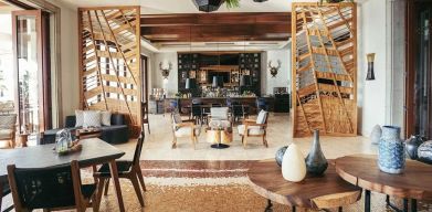 Dining area perfect for co-working at the Hilton Los Cabos Beach & Golf Resort.