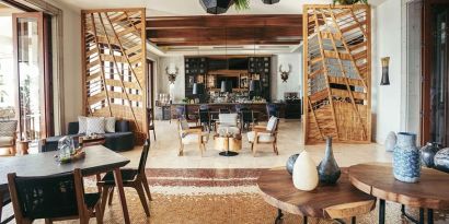 Dining area perfect for co-working at the Hilton Los Cabos Beach & Golf Resort.