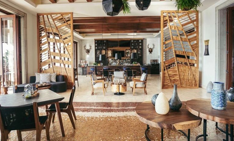 Dining area perfect for co-working at the Hilton Los Cabos Beach & Golf Resort.