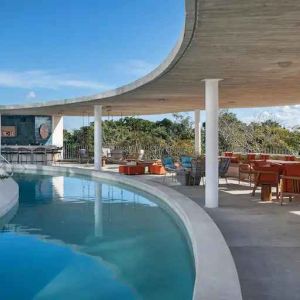 Relaxing outdoor pool at the Hilton Garden Inn Cancun Airport.