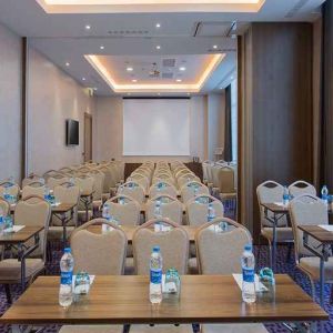 professional meeting room ideal for all business meetings at Hampton by Hilton Samsun.