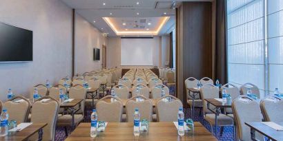 professional meeting room ideal for all business meetings at Hampton by Hilton Samsun.