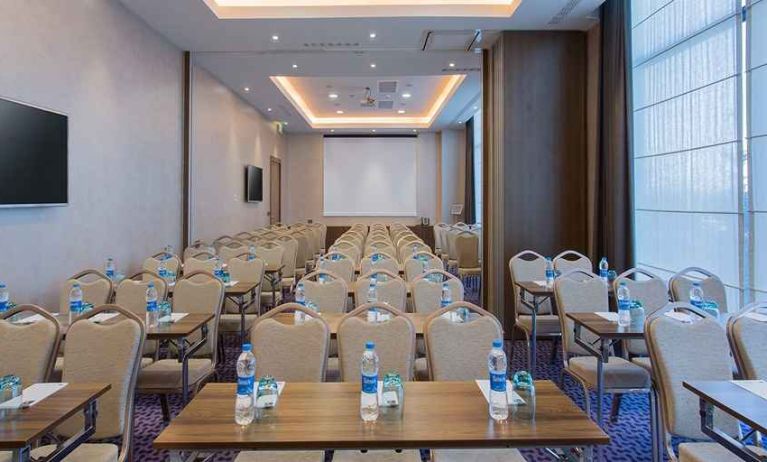 professional meeting room ideal for all business meetings at Hampton by Hilton Samsun.