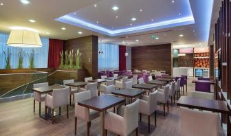 spacious restaurant and coworking space at Hampton by Hilton Istanbul Kayasehir.