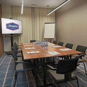 Small meeting room at the Hampton by Hilton Kalisz.