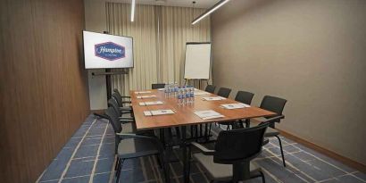 Small meeting room at the Hampton by Hilton Kalisz.