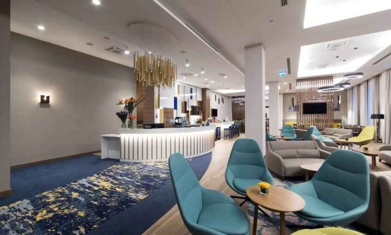 Lobby workspace at the Hampton by Hilton Kalisz.