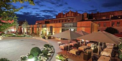 Outdoor patio perfect for co-working at the Hampton by Hilton Kalisz.