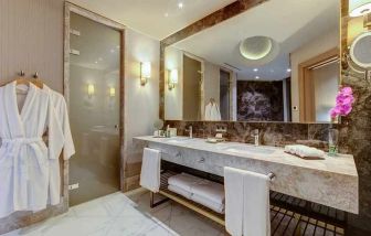 spacious and clean bathroom and shower at Mersin HiltonSA.