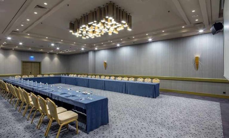 professional meeting room for all business meetings and conferences at Mersin HiltonSA.