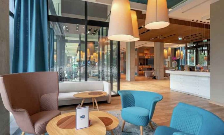 Lobby workspace at the Hampton by Hilton Warsaw Mokotow.