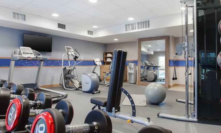 Fitness center at the Hampton by Hilton Lublin.