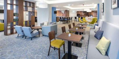 Lobby workspace suitable for co-working at the Hampton by Hilton Gdansk Oliwa.