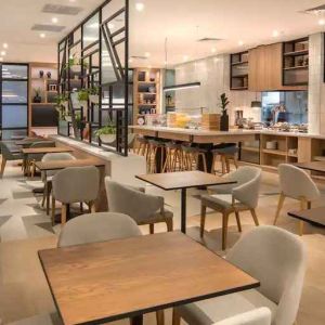 Dining area suitable for co-working at the Hilton Garden Inn Umhlanga Arch.