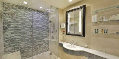 Guest bathroom at the Hilton Suites Makkah.