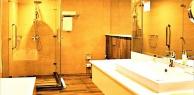 clean and spacious bathroom with shower at DoubleTree by Hilton Nairobi Hurlingham.