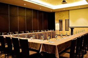 professional meeting room ideal for all business meetings and conferences at DoubleTree by Hilton Nairobi Hurlingham.