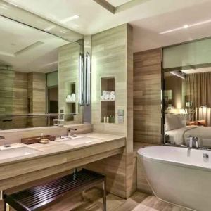 Guest bathroom at the Hilton Sukhumvit Bangkok.