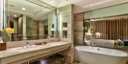 Guest bathroom at the Hilton Sukhumvit Bangkok.