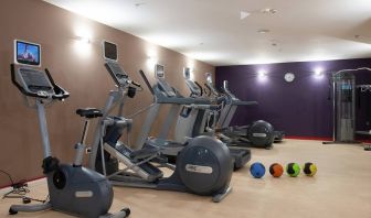 well equipped fitness center at Hilton Garden Inn Milan Malpensa.