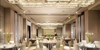 Dining area perfect for co-working at the Conrad Bangkok.