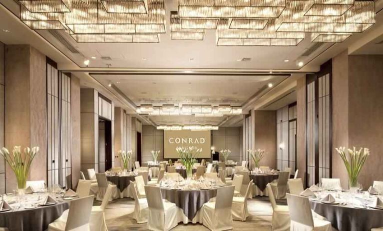 Dining area perfect for co-working at the Conrad Bangkok.