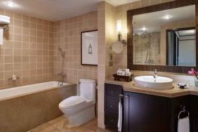 Guest bathroom at the Conrad Bangkok.