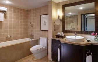 Guest bathroom at the Conrad Bangkok.