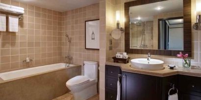 Guest bathroom at the Conrad Bangkok.