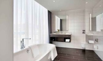 Guest bathroom at the Hilton Garden Inn Zurich Limmattal.