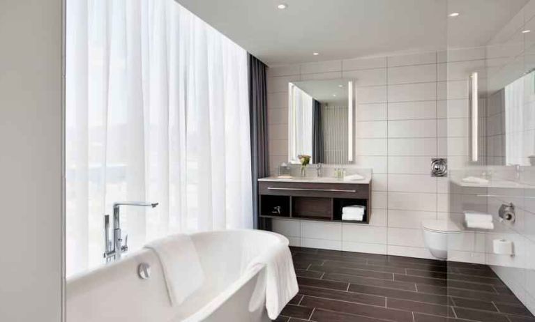 Guest bathroom at the Hilton Garden Inn Zurich Limmattal.