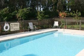 big outdoor pool at Hampton Inn & Suites Lebanon.